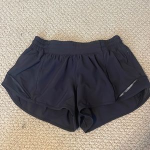 Lulu Lemon Hotty Totty Black Shorts 2.5in size 4